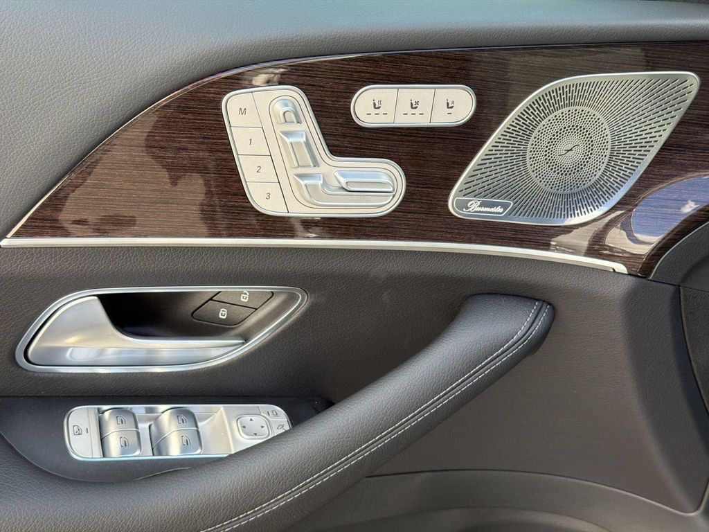 صورة مصغرة 13 لـ 2026 Mercedes-BENZ GLE