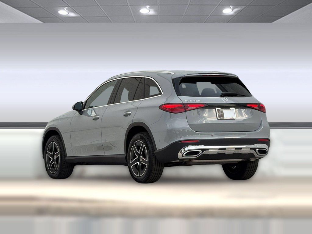 صورة 3 لـ 2026 Mercedes-BENZ GLC