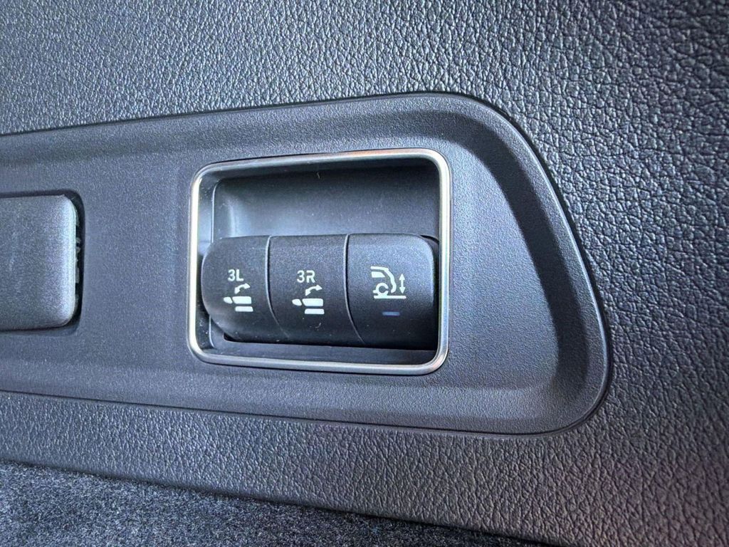 2026 Mercedes-BENZ GLS — миниатюра 18