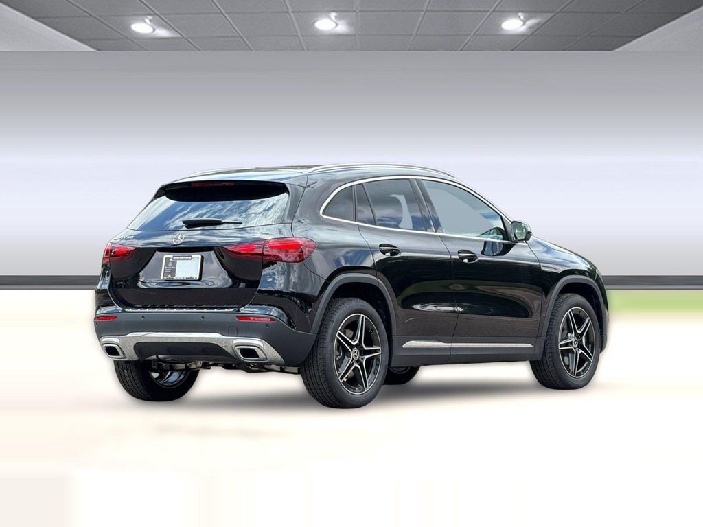 صورة 9 لـ 2026 Mercedes-BENZ GLA
