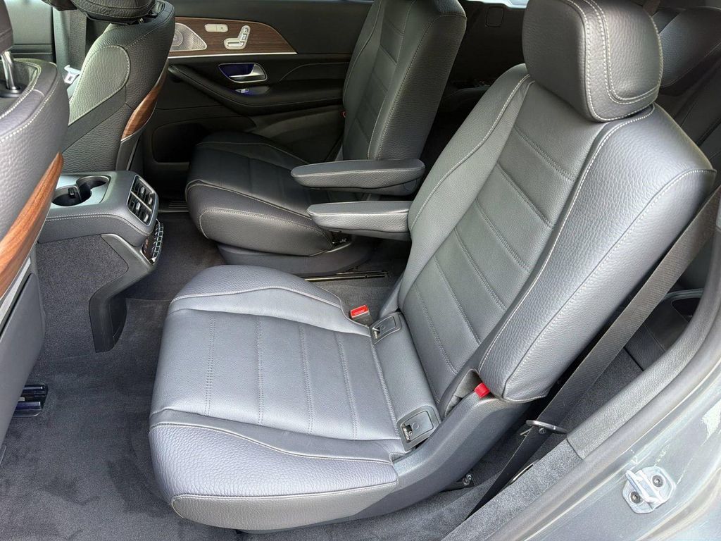 2026 Mercedes-BENZ GLS 缩略图 26