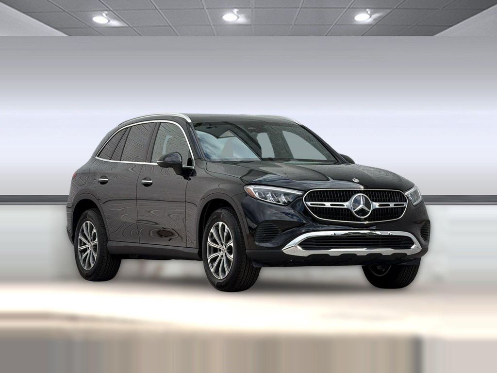 2026 Mercedes-BENZ GLC — фото 7