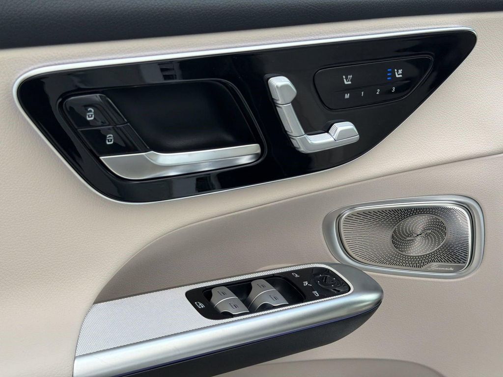 2026 Mercedes-BENZ GLC — миниатюра 27