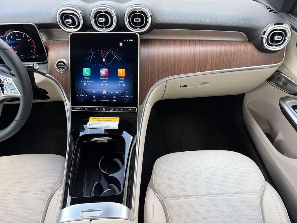 2026 Mercedes-BENZ GLC — миниатюра 30