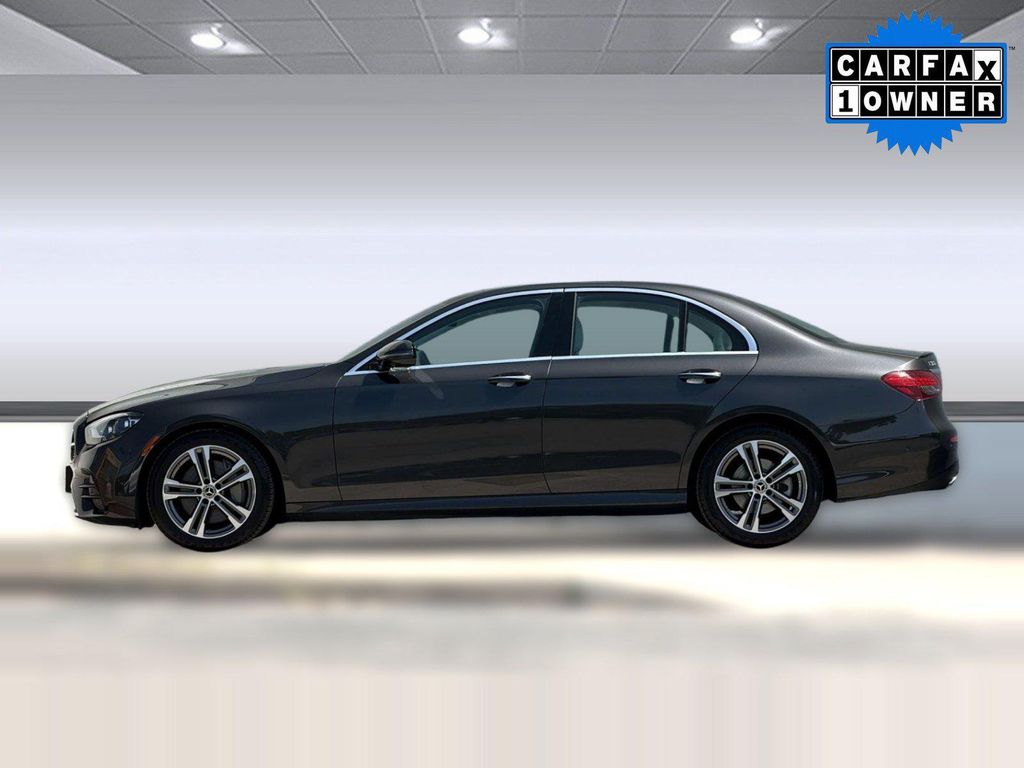 2023 Mercedes-BENZ E-CLASS 照片 2