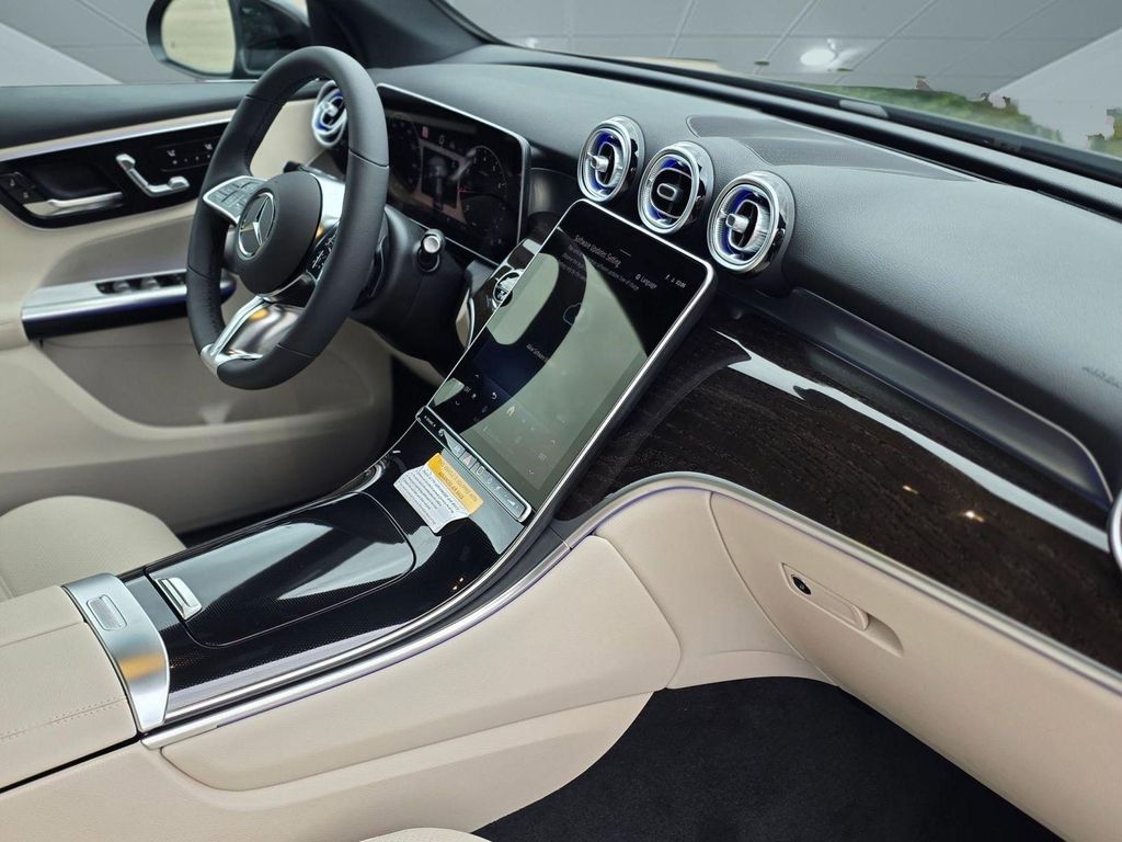 2026 Mercedes-BENZ GLC — миниатюра 22