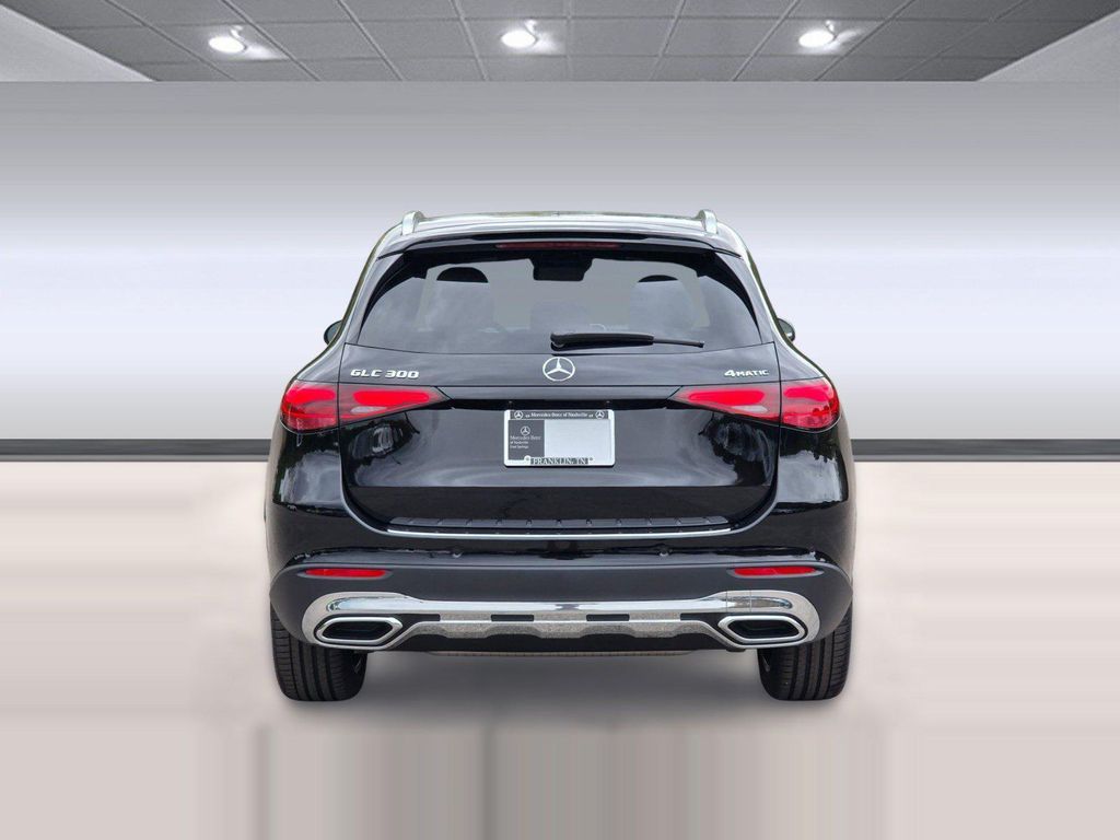 2026 Mercedes-BENZ GLC — миниатюра 9