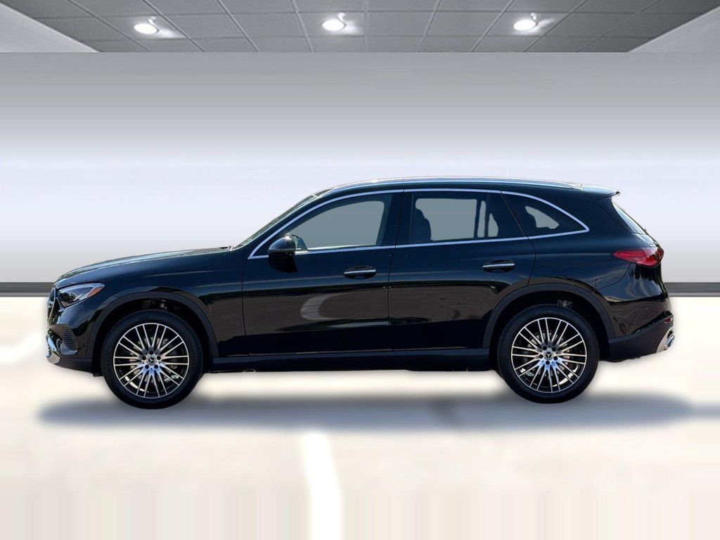 2026 Mercedes-BENZ GLC — фото 2