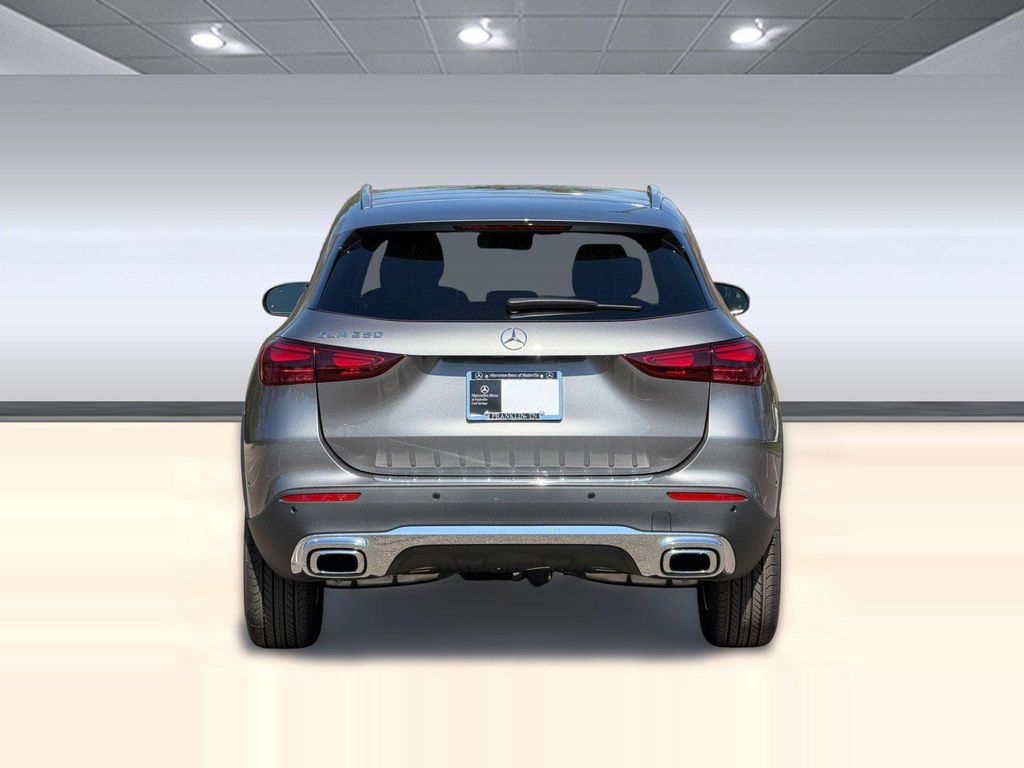 2026 Mercedes-BENZ GLA — миниатюра 10