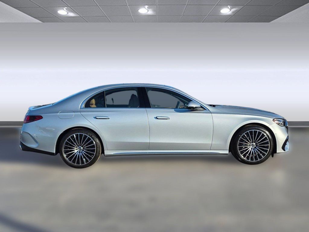 2026 Mercedes-BENZ E-CLASS — фото 8