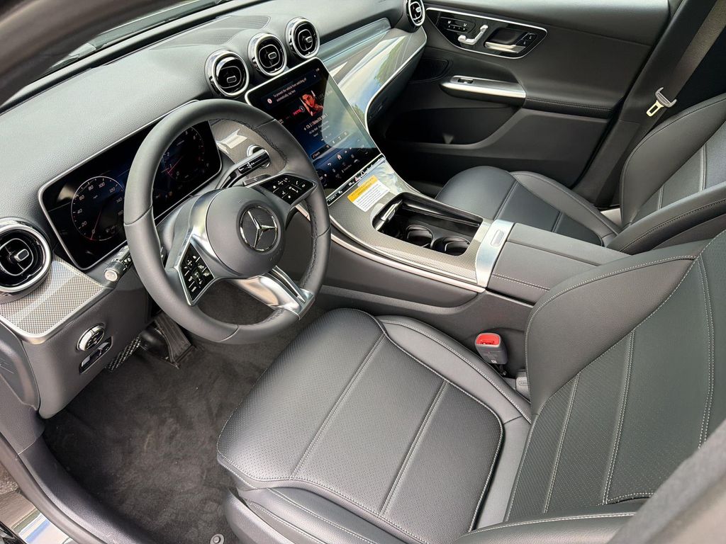 2026 Mercedes-BENZ GLC — миниатюра 28