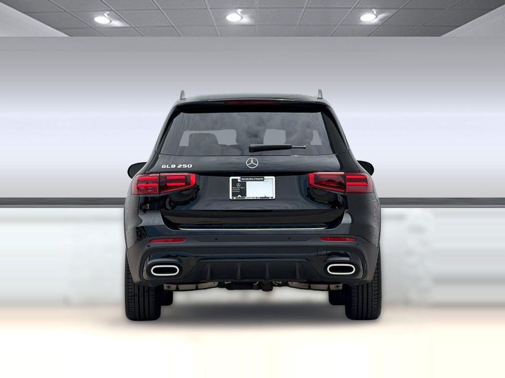 صورة 10 لـ 2024 Mercedes-BENZ GLB