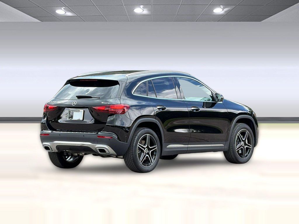 2026 Mercedes-BENZ GLA 照片 9