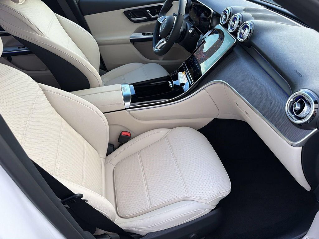 صورة مصغرة 25 لـ 2026 Mercedes-BENZ GLC