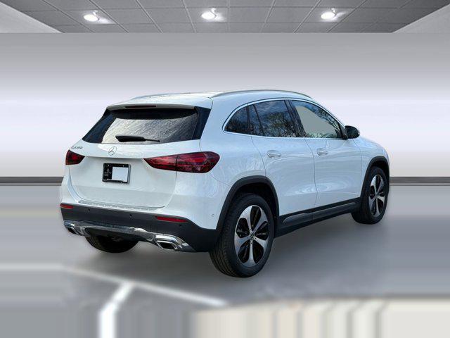 MERCEDES-BENZ GLA - 7