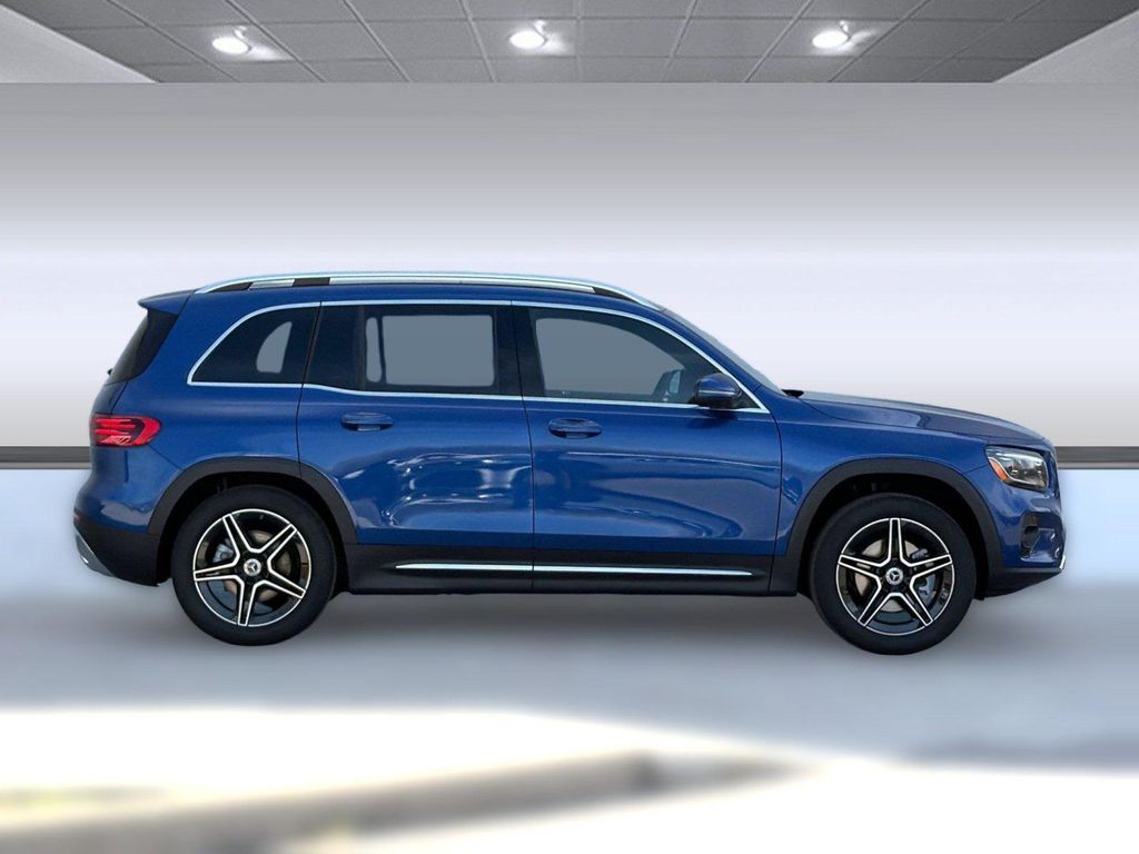 صورة مصغرة 7 لـ 2026 Mercedes-BENZ GLB