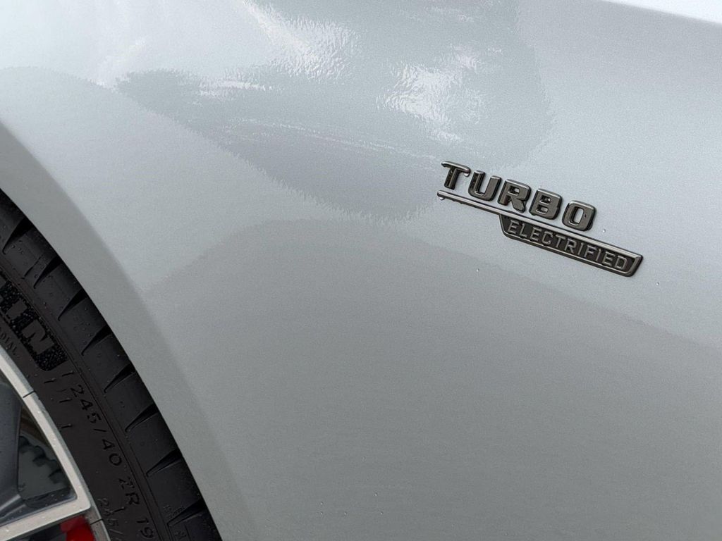 صورة مصغرة 32 لـ 2026 Mercedes-BENZ AMG C 43 4MATIC