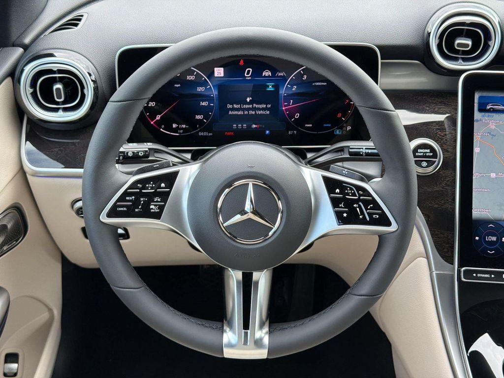2026 Mercedes-BENZ GLC — миниатюра 11