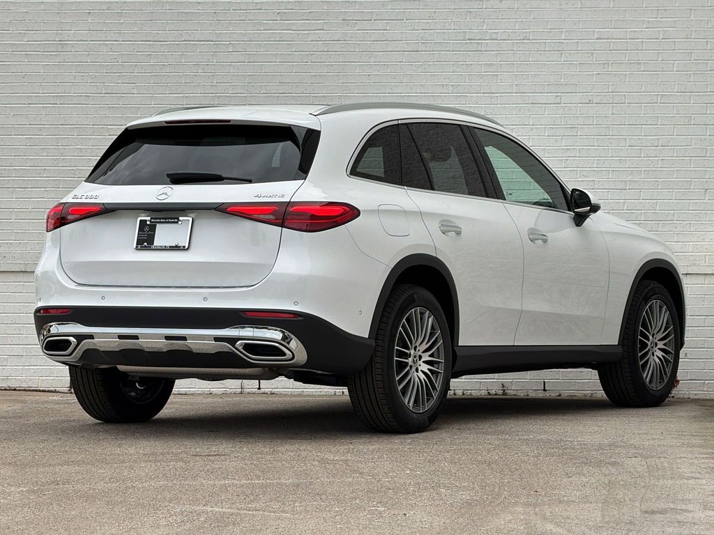 2026 Mercedes-BENZ GLC — фото 9
