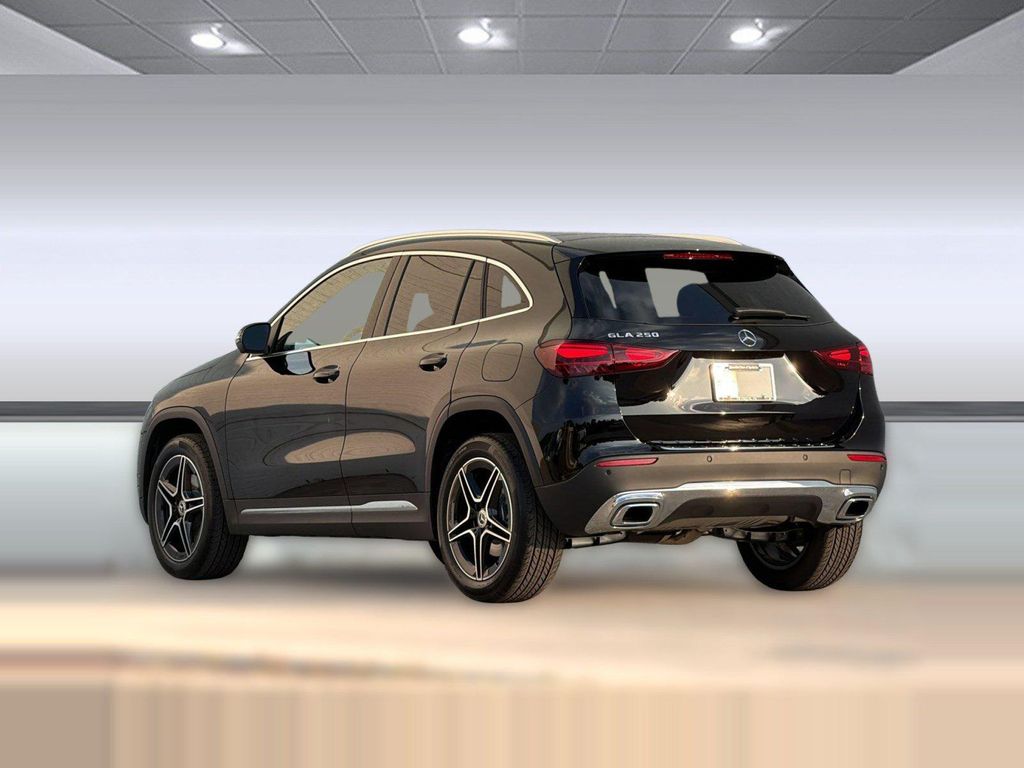 صورة 3 لـ 2026 Mercedes-BENZ GLA