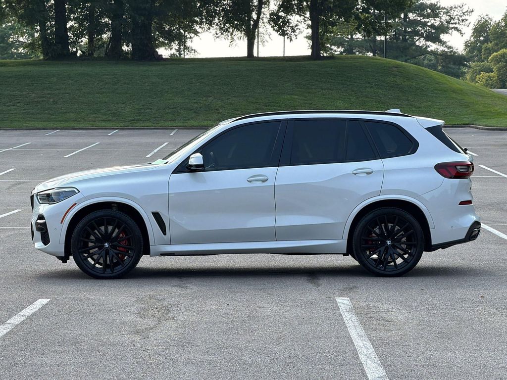 2023 BMW X5 M50I — фото 2