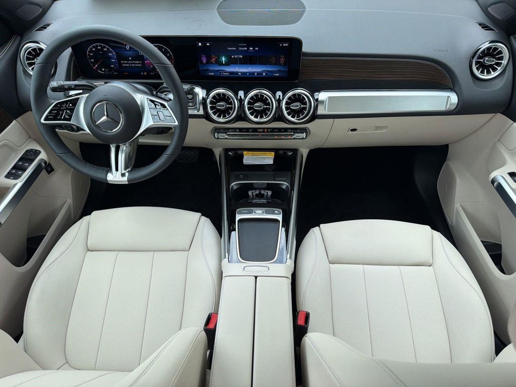 2026 Mercedes-BENZ GLB 缩略图 17