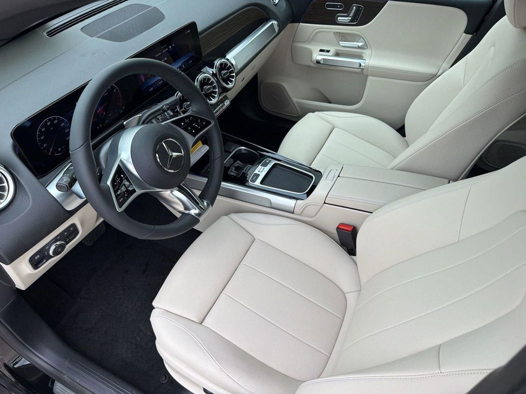 2026 Mercedes-BENZ GLB 缩略图 23