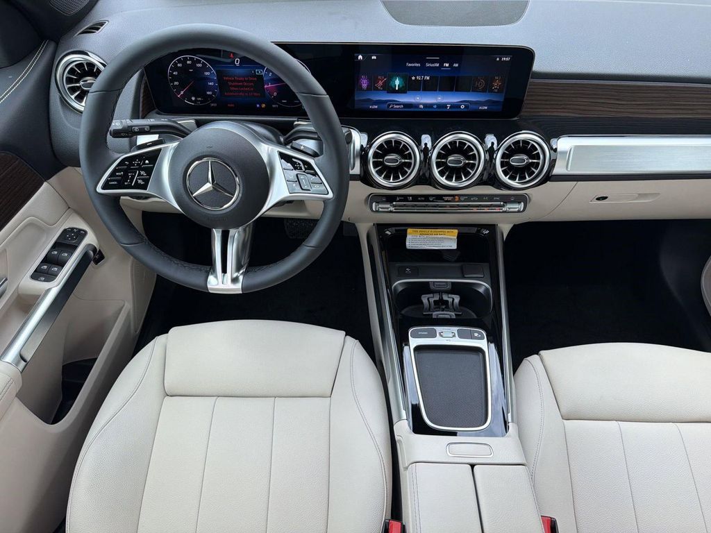 صورة 4 لـ 2026 Mercedes-BENZ GLB