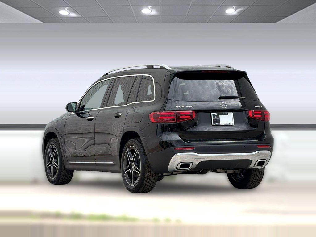 صورة 3 لـ 2026 Mercedes-BENZ GLB