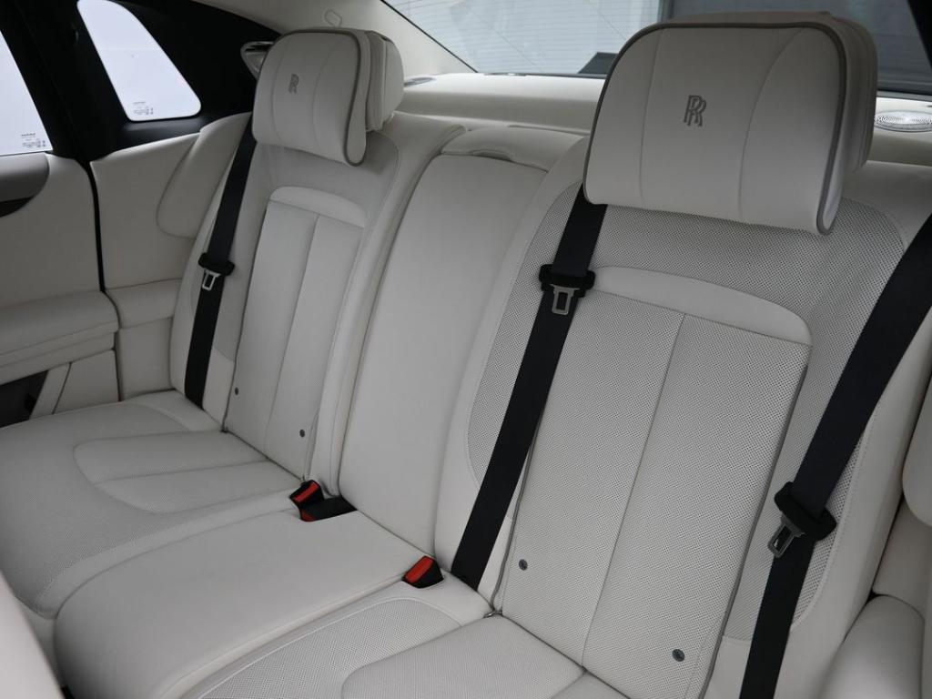 2026 ROLLS-ROYCE GHOST photo 10