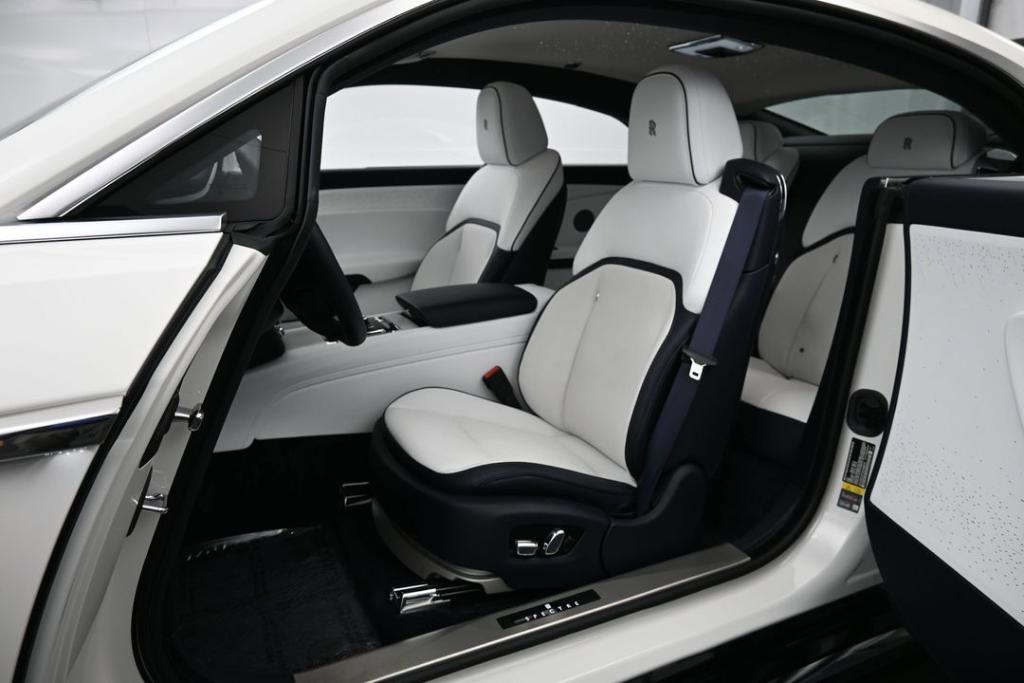 صورة 9 لـ 2025 ROLLS-ROYCE SPECTRE