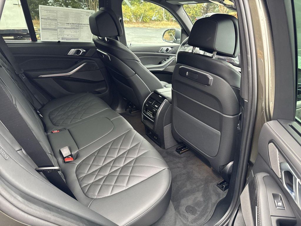 صورة مصغرة 32 لـ 2026 BMW X5 XDRIVE40I