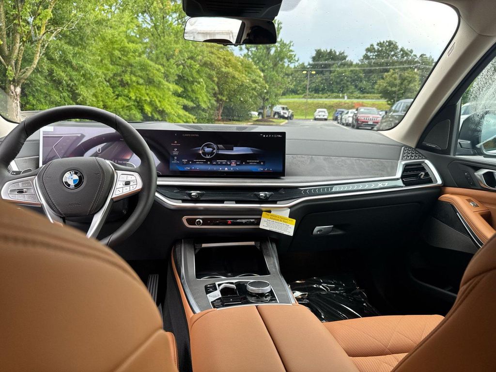 صورة مصغرة 18 لـ 2027 BMW X7 XDRIVE40I