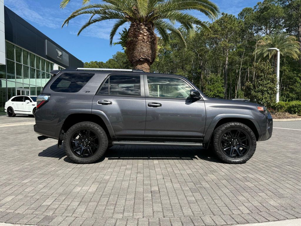 TOYOTA 4RUNNER - 8