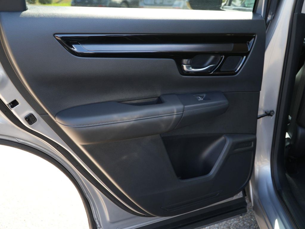 صورة 18 لـ 2024 Honda CR-V EX-L 2WD