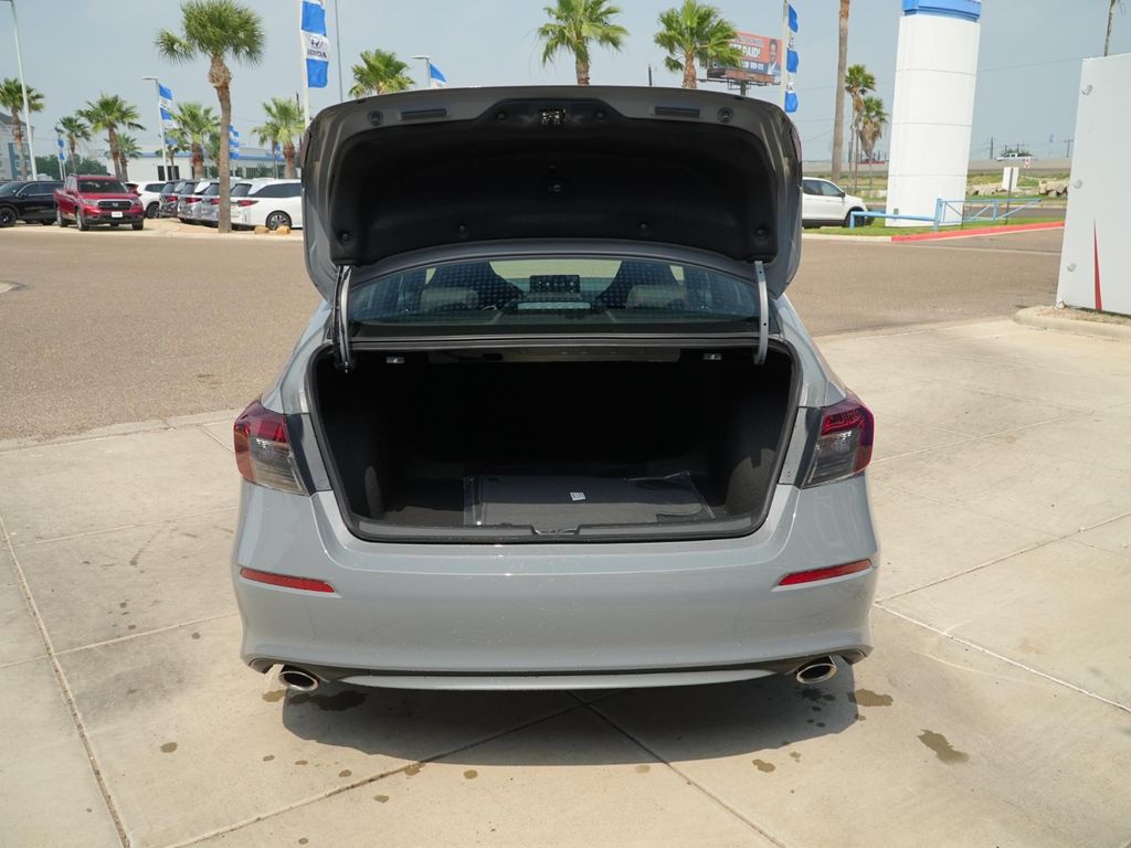 صورة 7 لـ 2026 Honda CIVIC SI BASE
