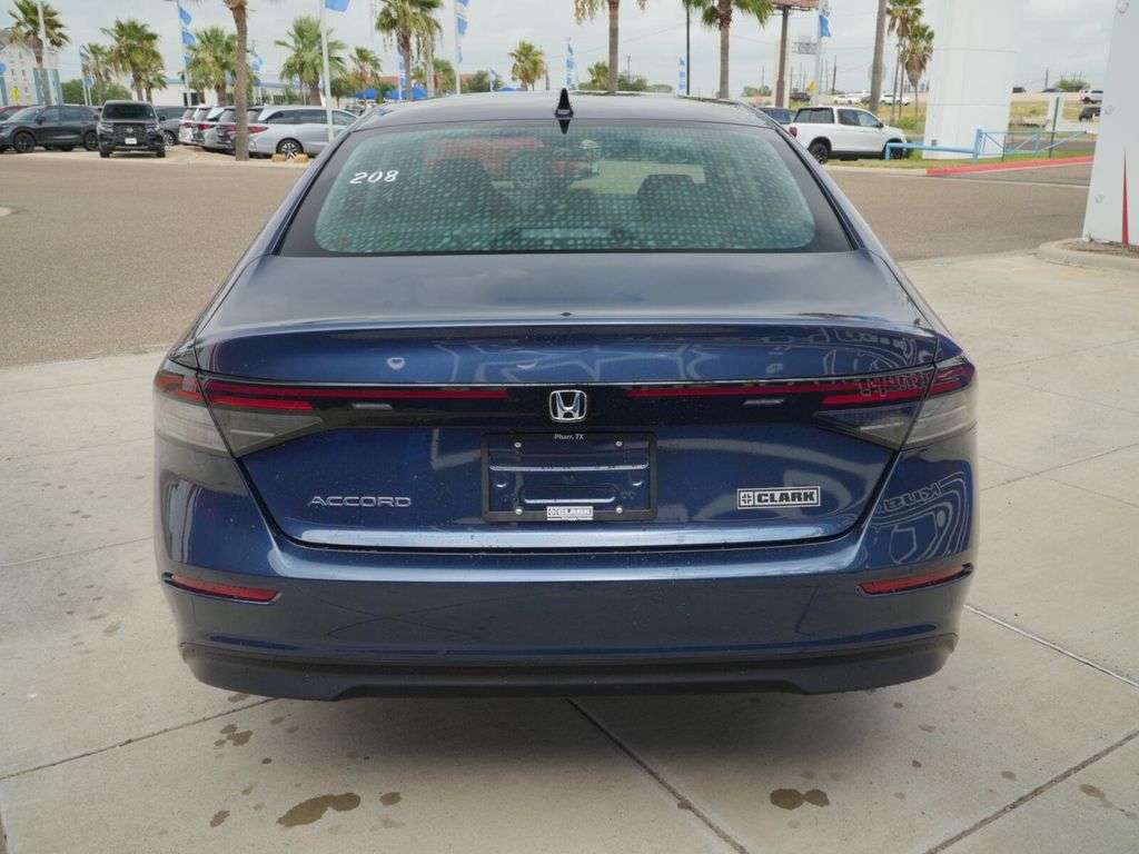 صورة 6 لـ 2026 Honda ACCORD SE