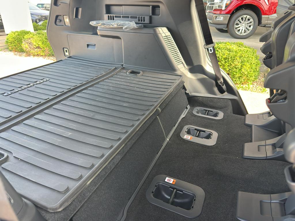 صورة 40 لـ 2025 Toyota 4RUNNER HYBRID