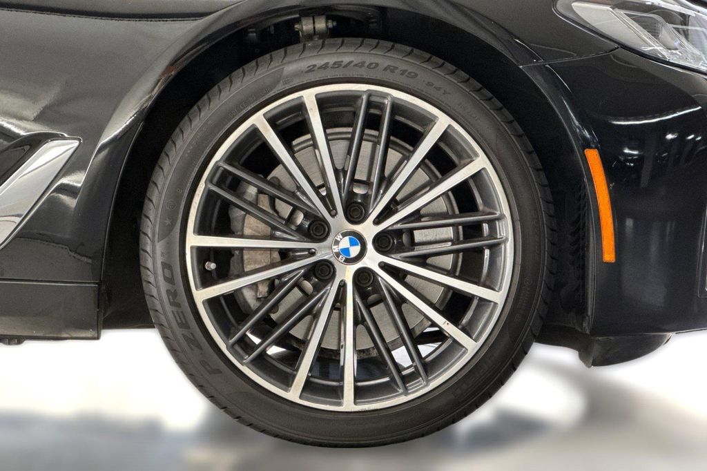 2021 BMW 530 530I — миниатюра 11