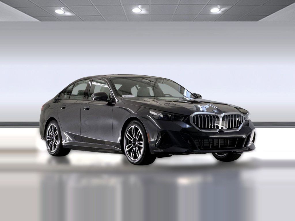 صورة 7 لـ 2027 BMW 550E 550E XDRIVE