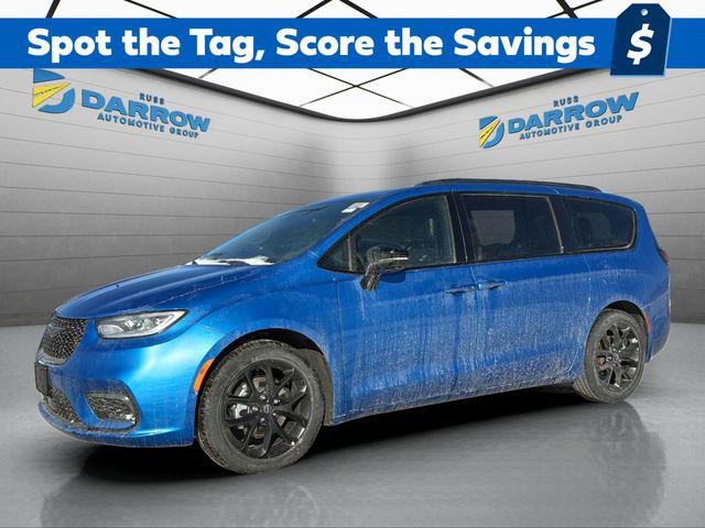 New 2026 Chrysler Pacifica Limited