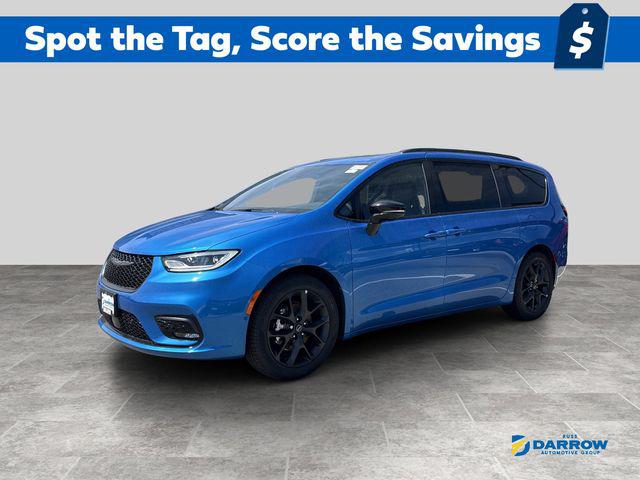 New 2026 Chrysler Pacifica Limited