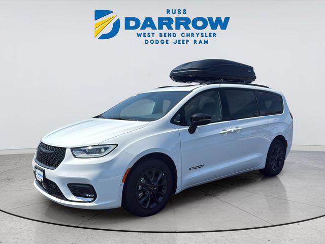 New 2025 Chrysler Pacifica L