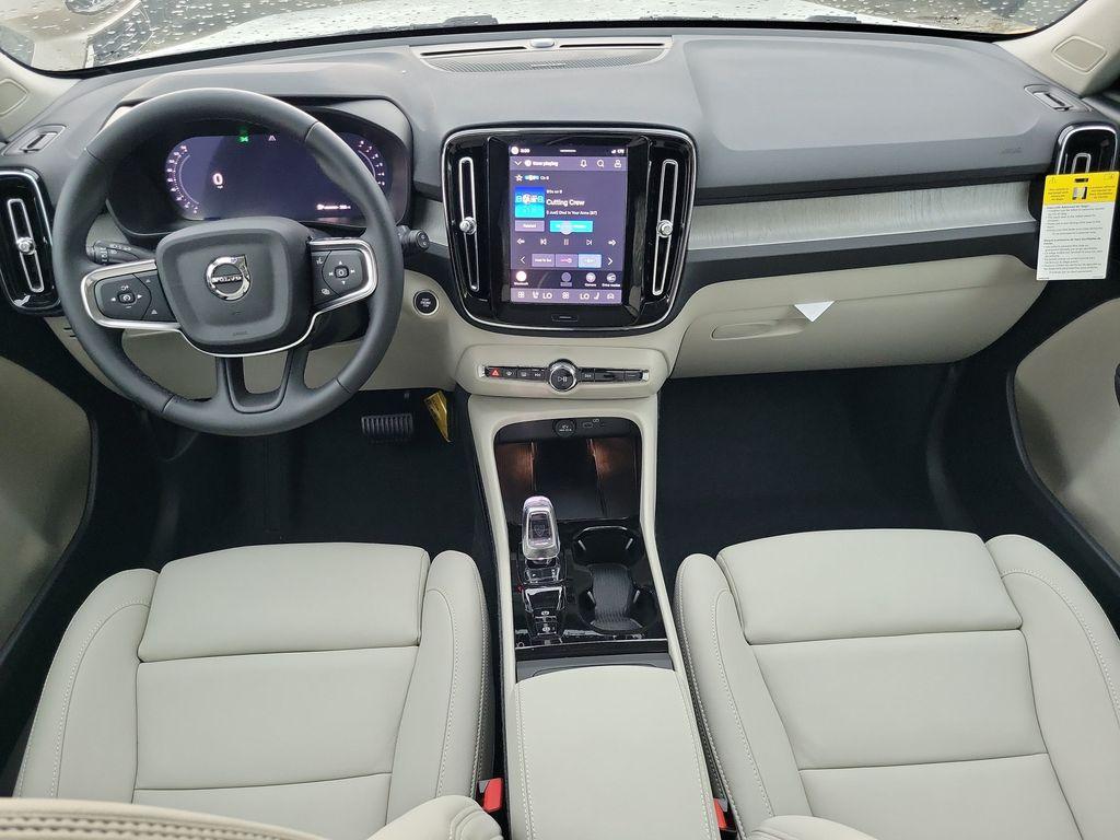 صورة 6 لـ 2026 Volvo XC40 B5 PLUS