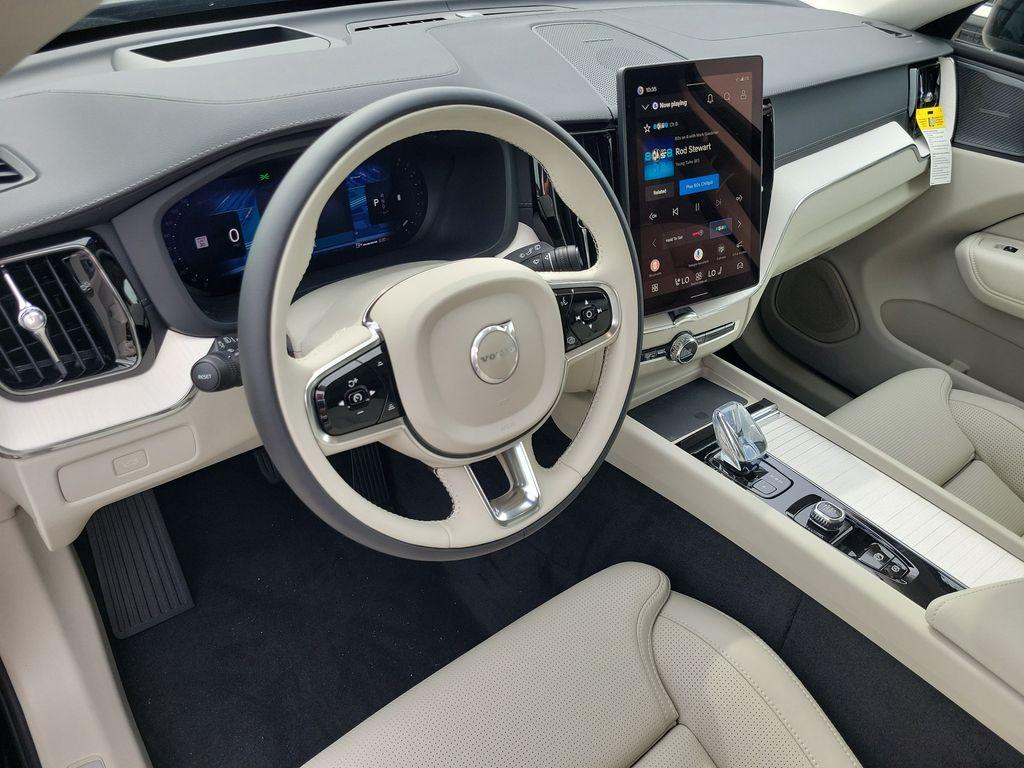 2026 Volvo XC60 B5 ULTRA — фото 8
