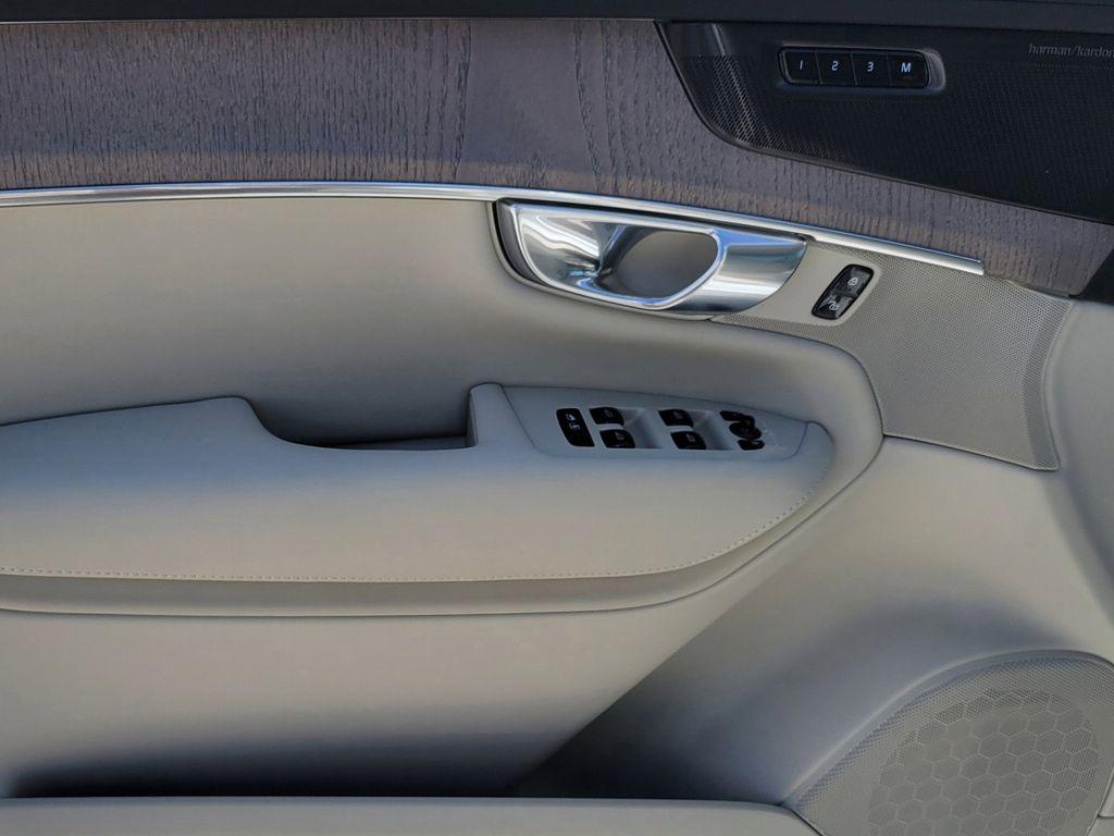 2026 Volvo XC90 B6 ULTRA 7-SEATER 缩略图 12