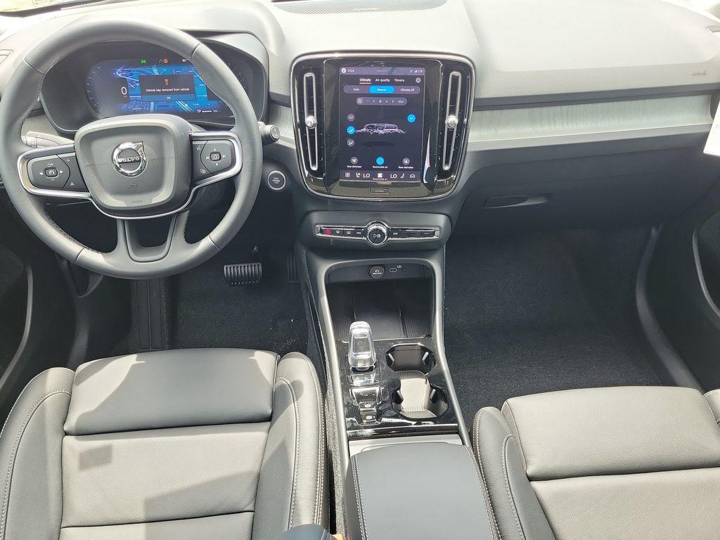 صورة 6 لـ 2026 Volvo XC40 B5 PLUS