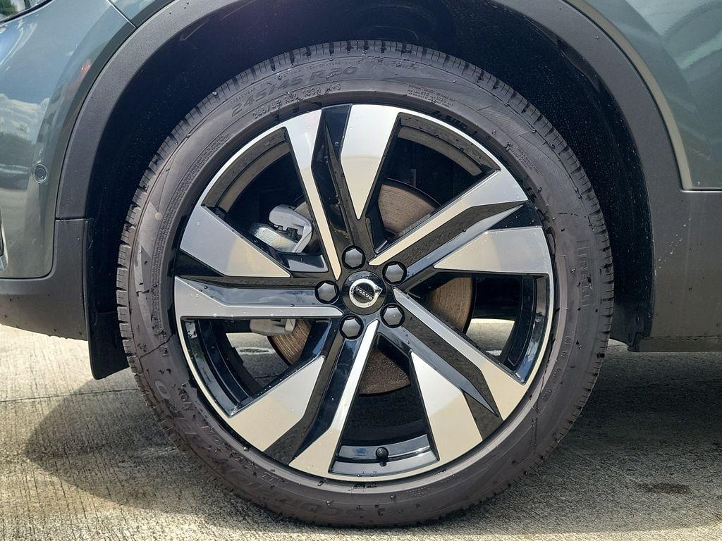 صورة 4 لـ 2026 Volvo XC40 B5 PLUS