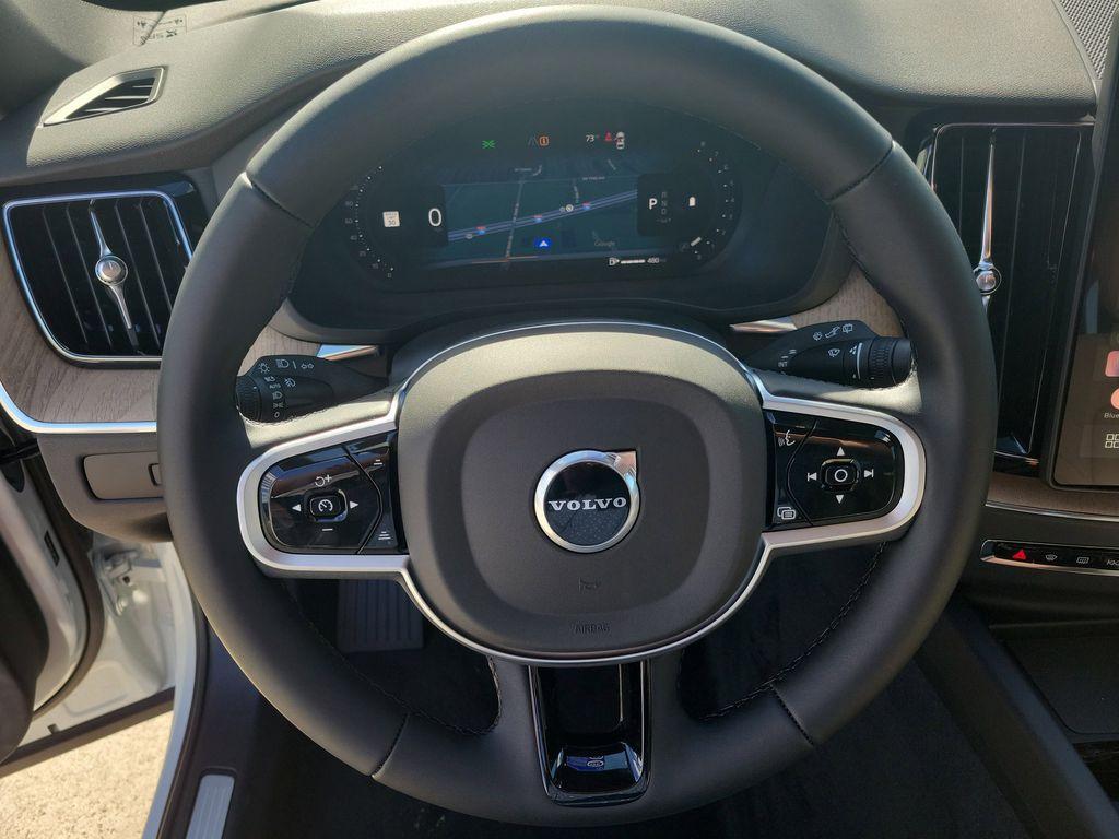 2026 Volvo XC60 B5 PLUS — миниатюра 17