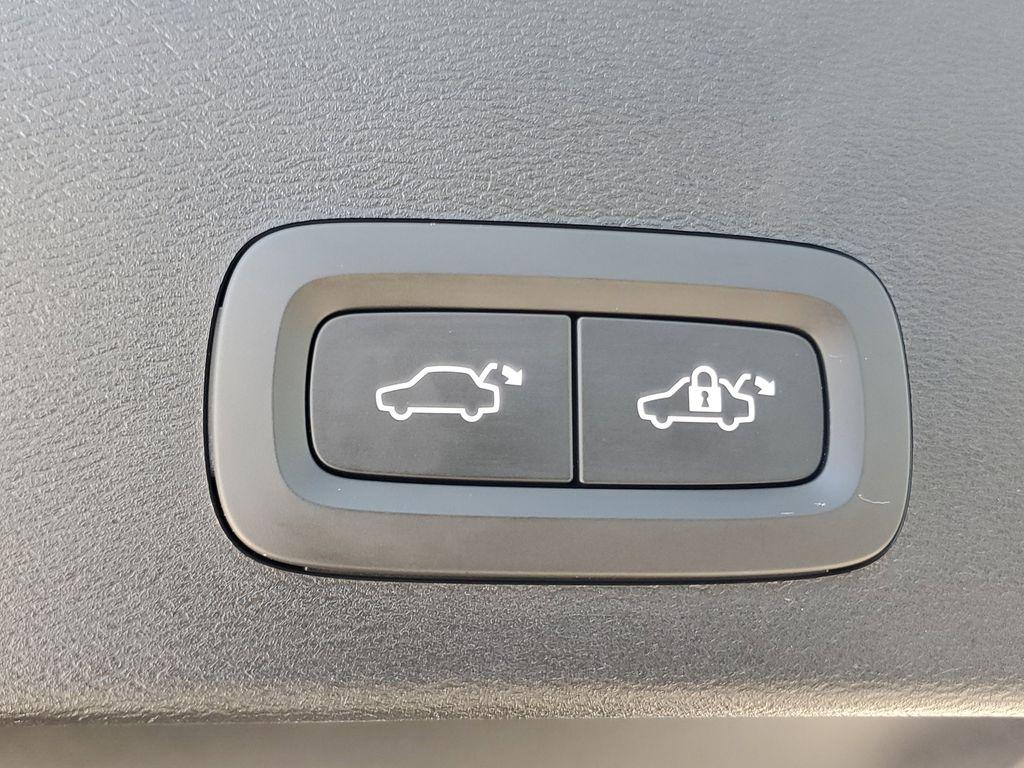 2023 Volvo XC40 B4 CORE 照片 10